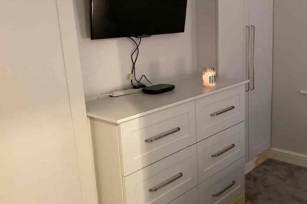 Bespoke-bedroom-wardrobe-3